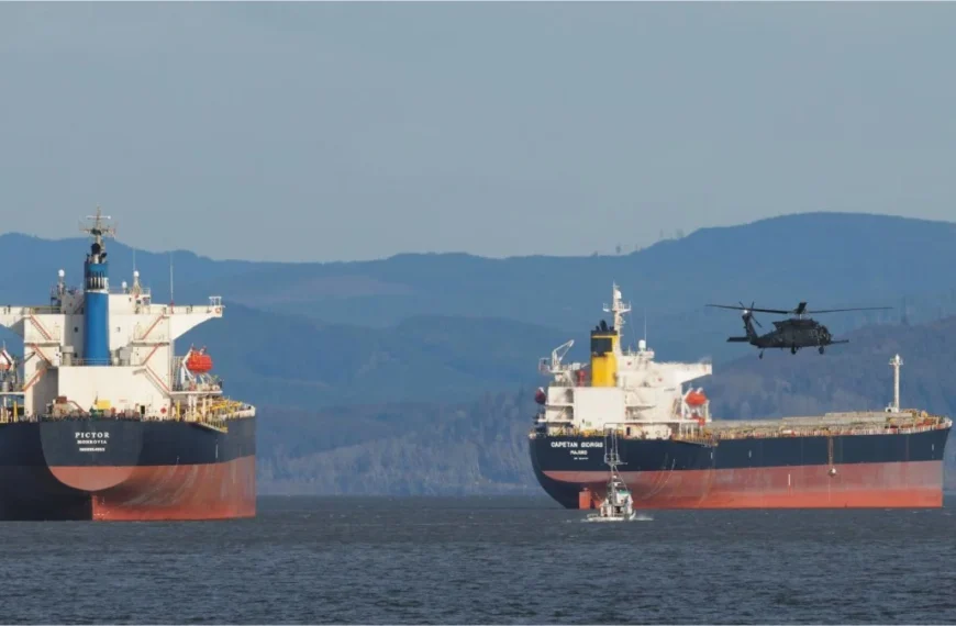 Trump Orders US Navy to Enforce Strait of Hormuz Blockade